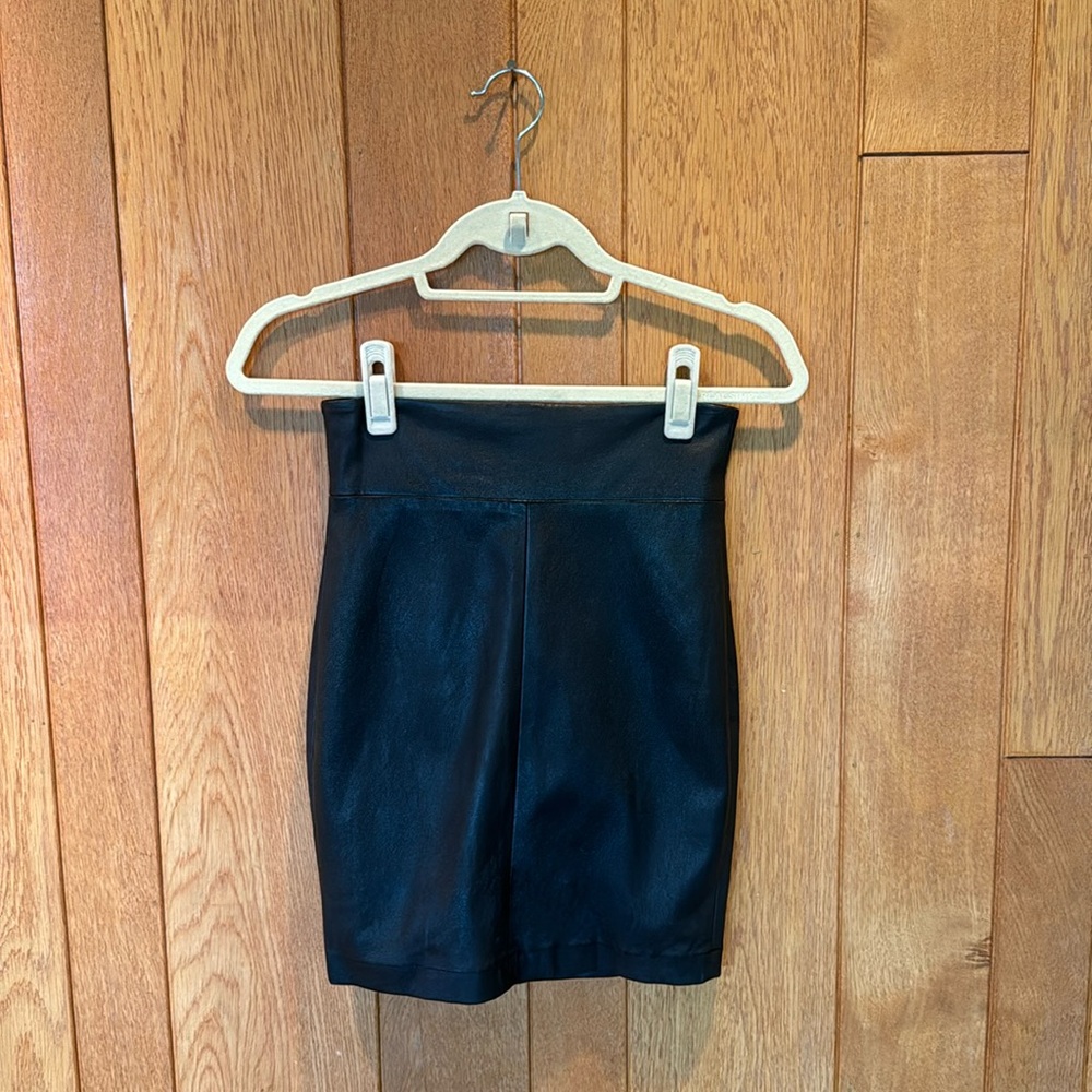 ROBERT RODRIGUEZ Black Leather Skirt // Size 2